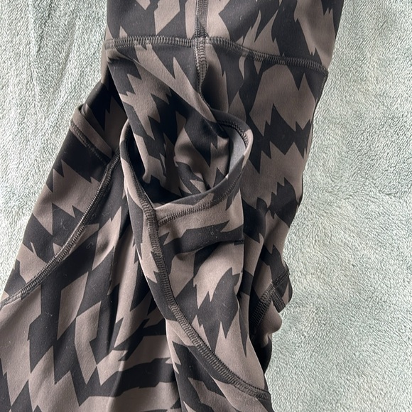 Lululemon Invigorate high-rise tight 25 “ - Picture 5 of 6